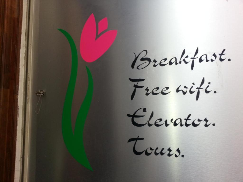 Pink Tulip Hotel Cidade de Ho Chi Minh Exterior foto